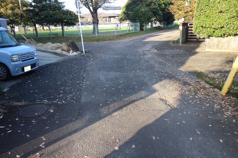 南東側道路