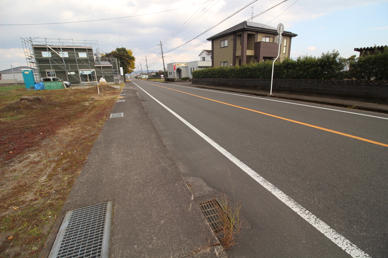 東側道路